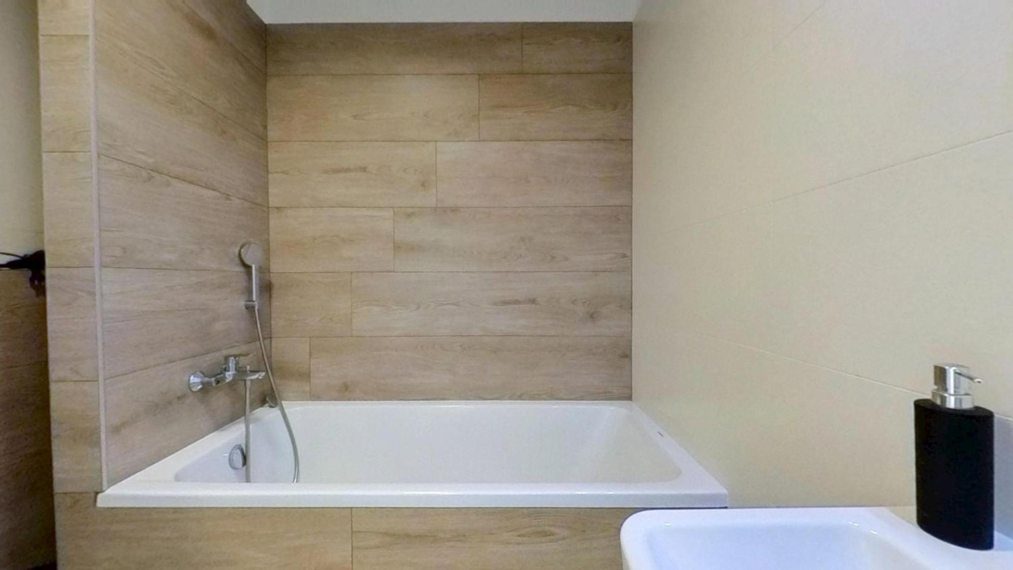 Air-Conditioned 2 Room Apartment, With Terrace, Rovinka 203 Exterior foto